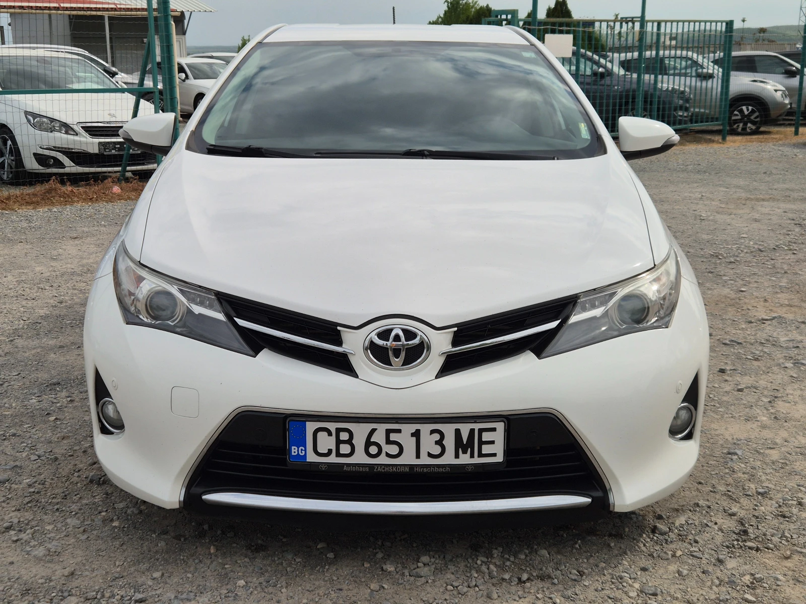 Toyota Auris 2.0D-4D 124кс, снимка 8 - Автомобили и джипове - 54358302