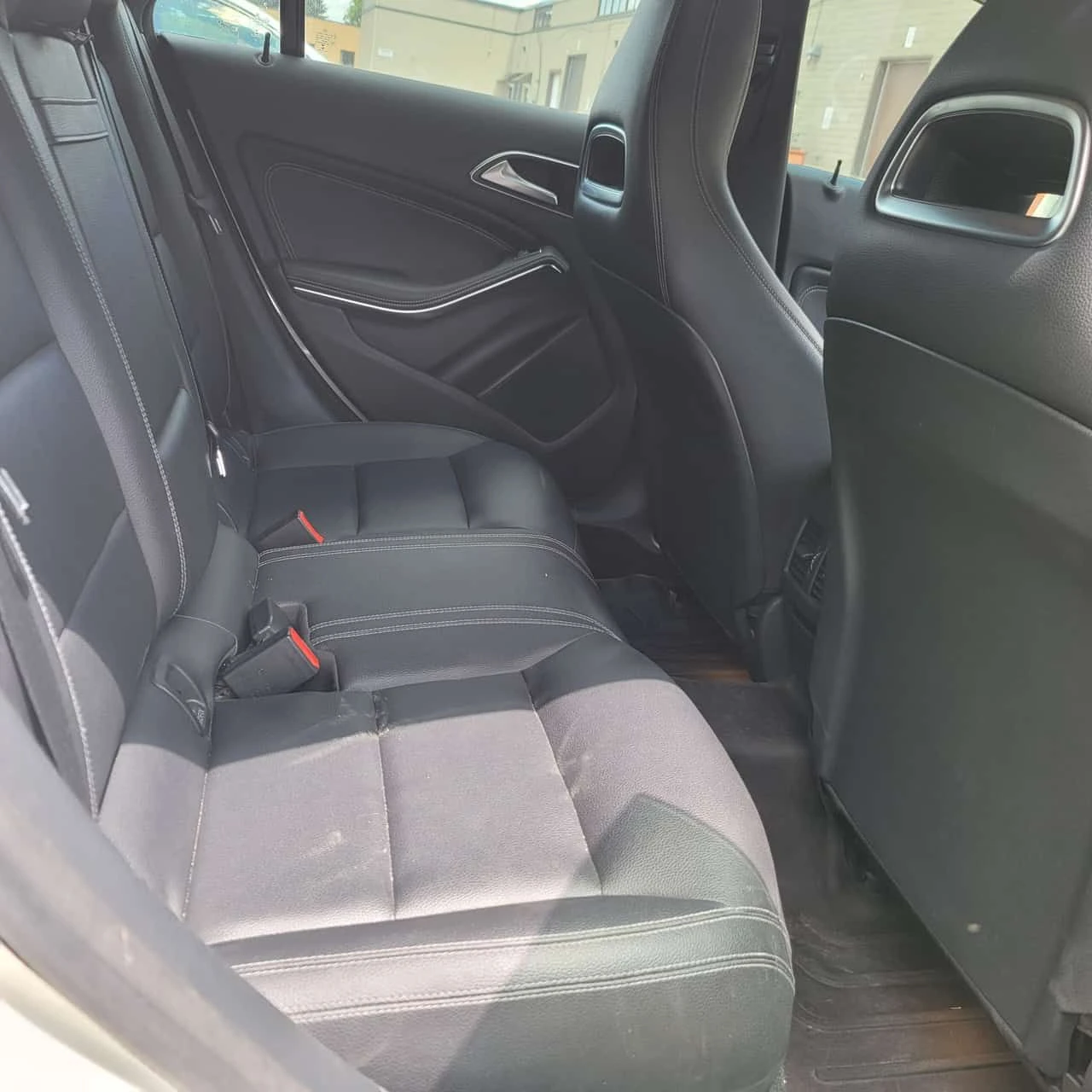 Mercedes-Benz CLA 250 * CARFAX * ОПЦИЯ ЗА ФИНАНСИРАНЕ, снимка 14 - Автомобили и джипове - 55015541