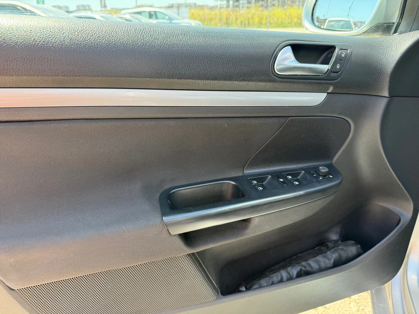 VW Golf 1.6TDI 4x4 6sk, снимка 12 - Автомобили и джипове - 55026974