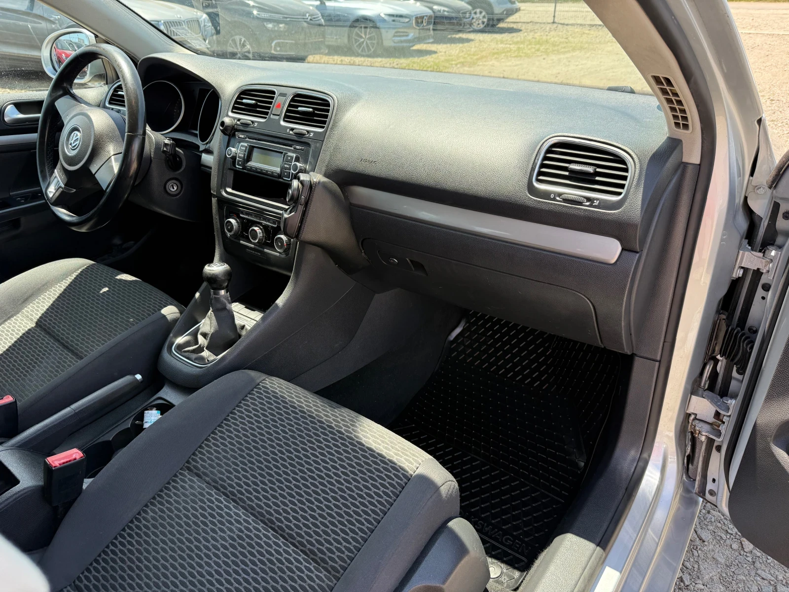 VW Golf 1.6TDI 4x4 6sk, снимка 10 - Автомобили и джипове - 55026974