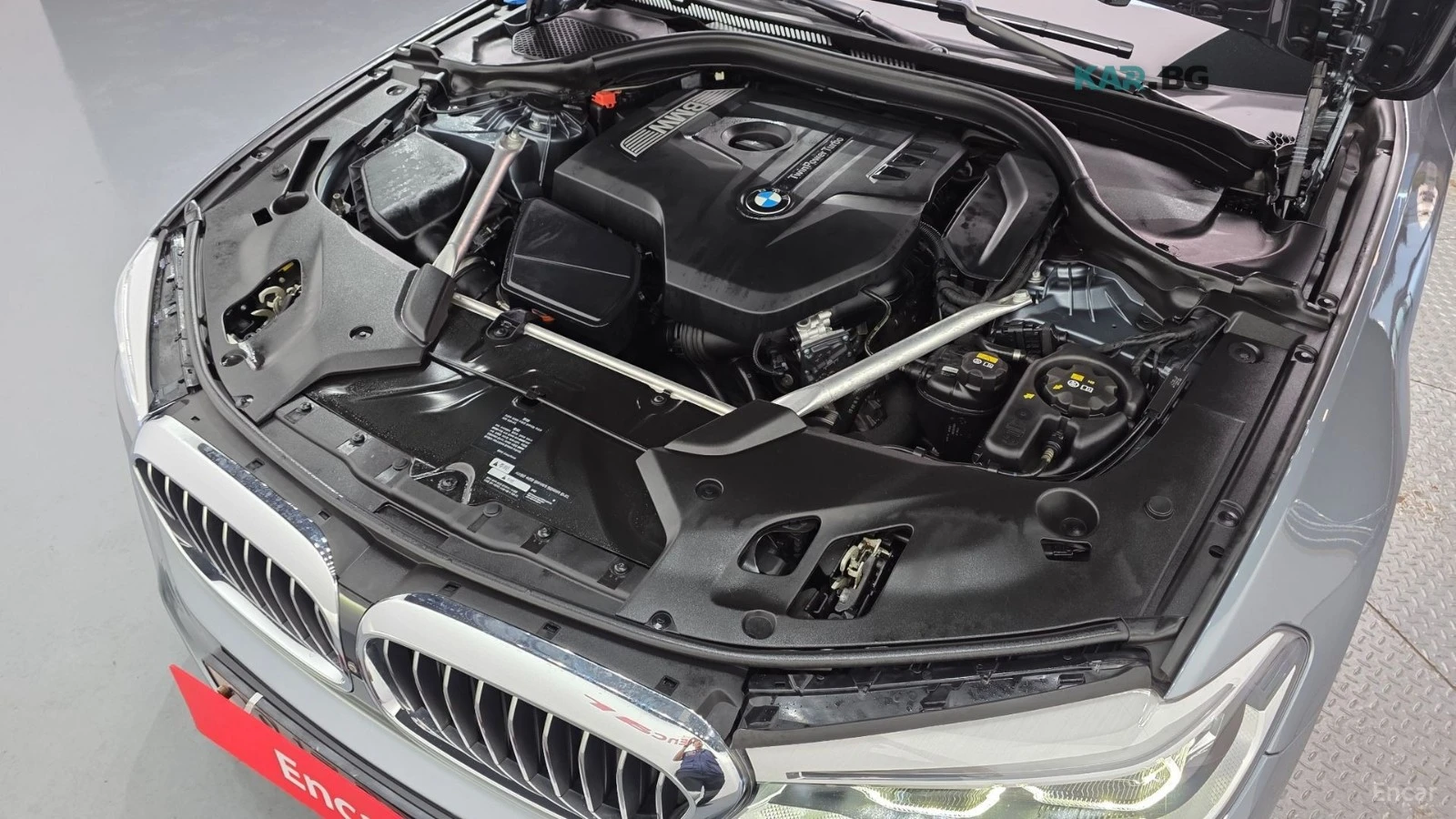 BMW 530 * M PACK* 360* Ambient Light* Head-up* Пано* , снимка 6 - Автомобили и джипове - 55100038