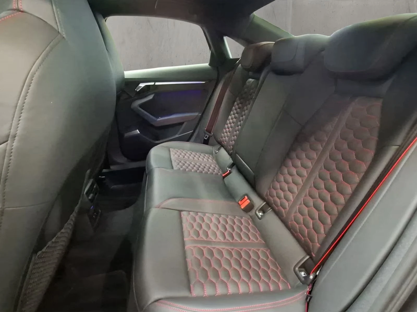 Audi Rs3 LIMOUSINE/400HP/PANO/360/B&O/MEMO/HUD/CPLAY/564q, снимка 13 - Автомобили и джипове - 55531148