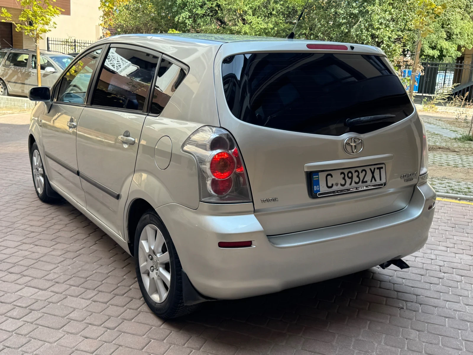 Toyota Corolla verso 1.8 Автоматик!, снимка 2 - Автомобили и джипове - 56309309