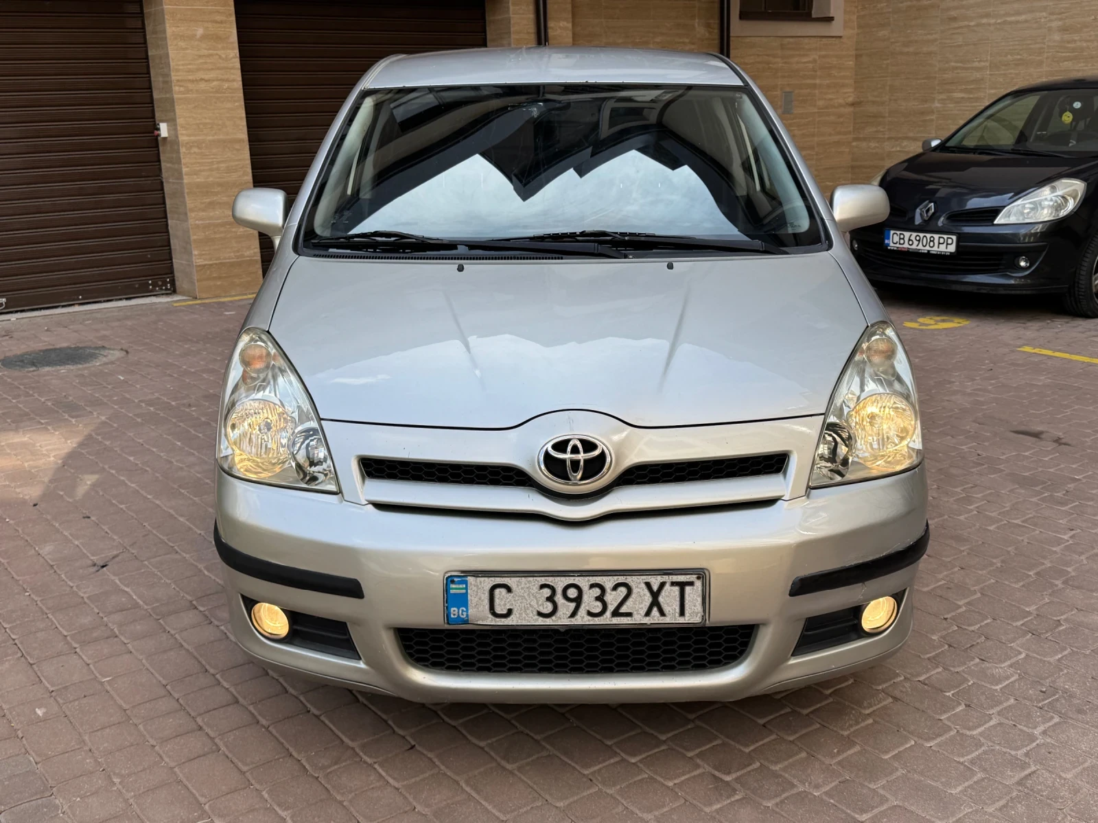 Toyota Corolla verso 1.8 Автоматик!, снимка 5 - Автомобили и джипове - 56309309