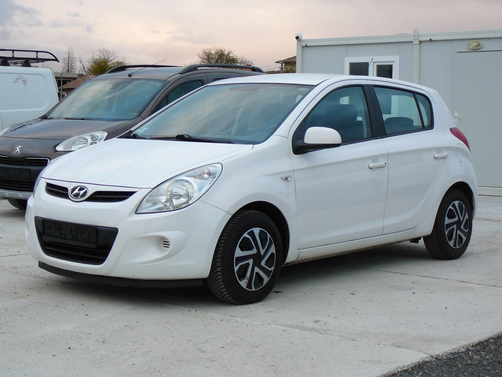 Hyundai I20 1.25i 78кс