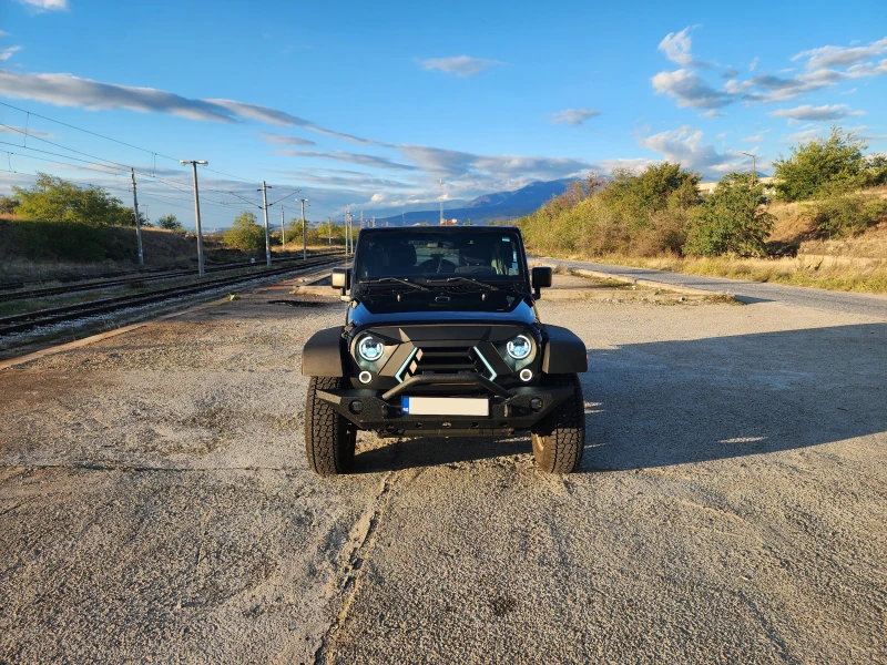Jeep Wrangler 3.6 Pentastar Ръчни ск., снимка 4 - Автомобили и джипове - 52633353