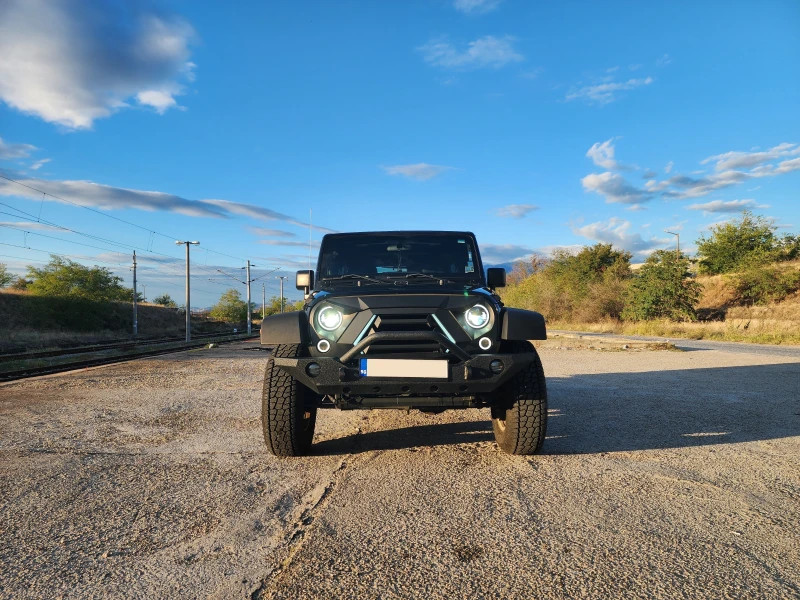 Jeep Wrangler 3.6 Pentastar Ръчни ск., снимка 3 - Автомобили и джипове - 52633353