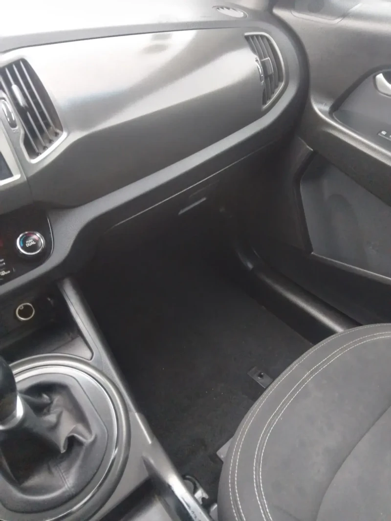 Kia Sportage 2.0/136к.с, снимка 12 - Автомобили и джипове - 53053805