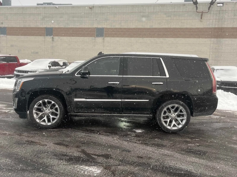 Cadillac Escalade * Premium Luxury * CARFAX * БЕЗ ПЪРВОНАЧАЛНА ВНОСК, снимка 2 - Автомобили и джипове - 53287472