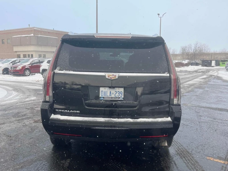 Cadillac Escalade * Premium Luxury * CARFAX * БЕЗ ПЪРВОНАЧАЛНА ВНОСК, снимка 4 - Автомобили и джипове - 53287472