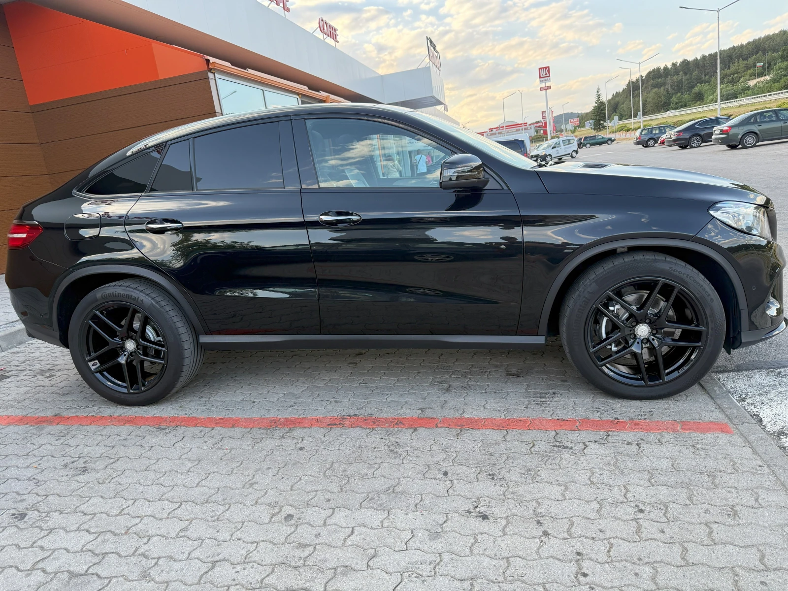 Mercedes-Benz GLE 350 AMG-LINE PANORAMA 360VIEW PODGREV KEYLESS-GO - изображение 6