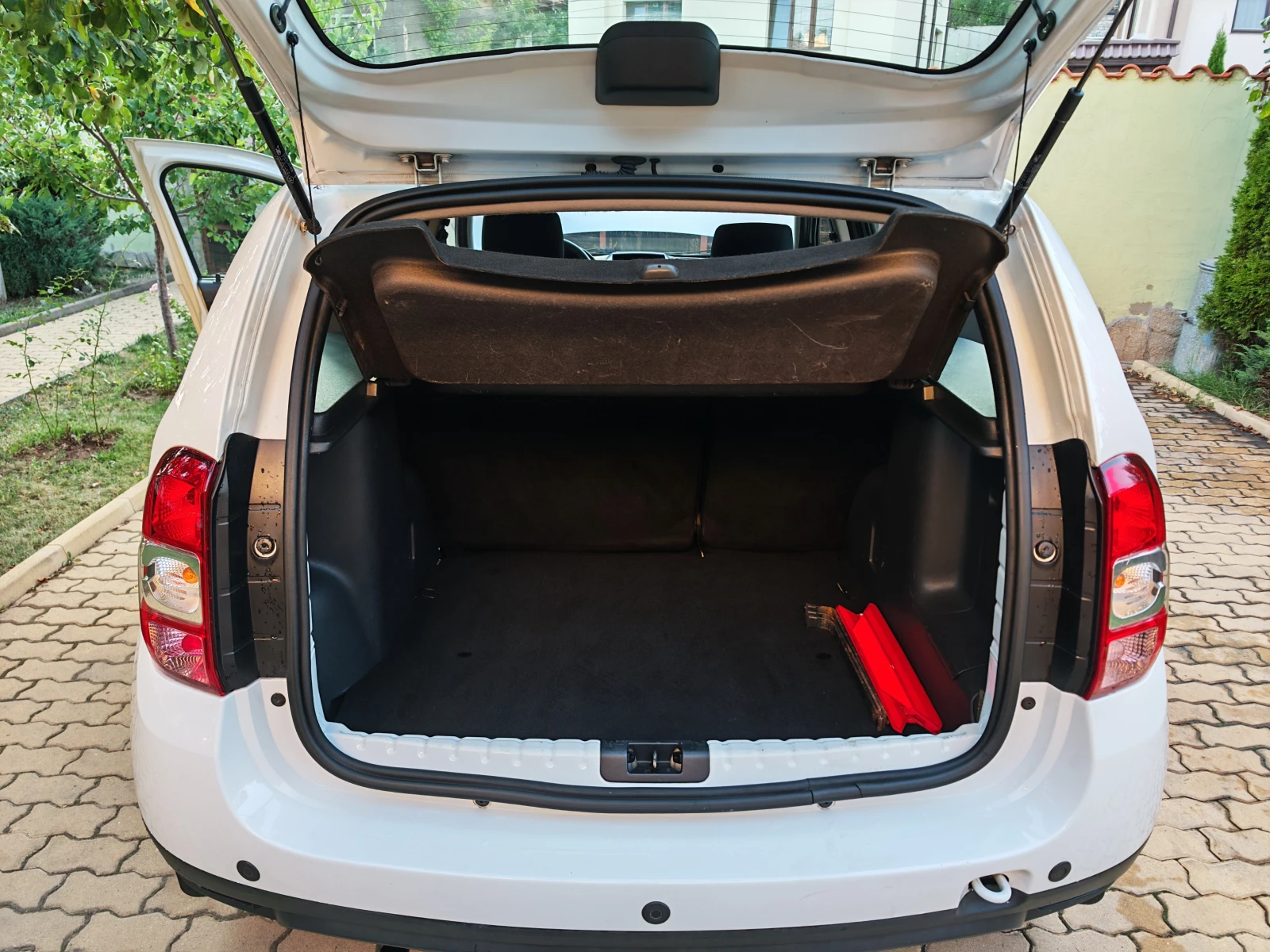 Dacia Duster = = 1.6--= =  | Mobile.bg   16