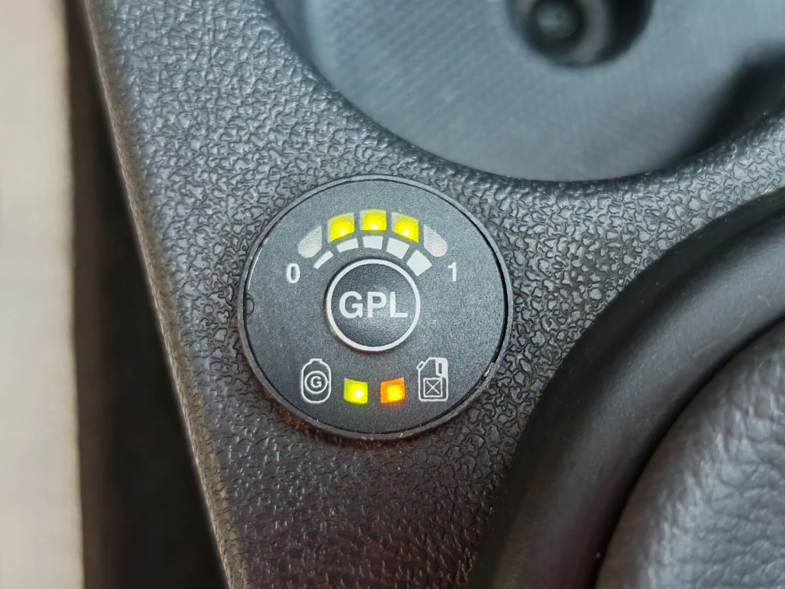 Dacia Duster = = 1.6--= =  | Mobile.bg   13