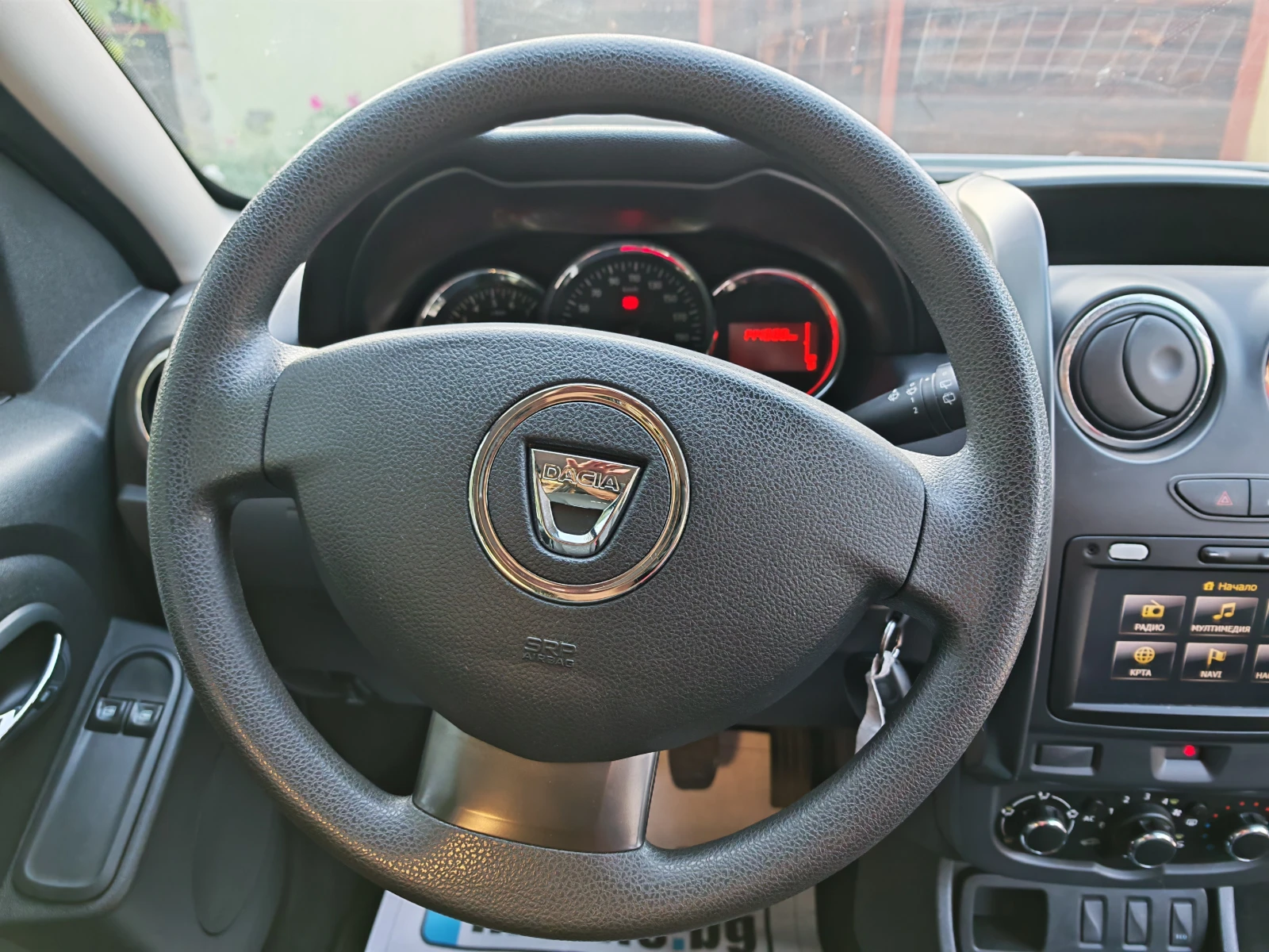 Dacia Duster = = 1.6--= =  | Mobile.bg   11