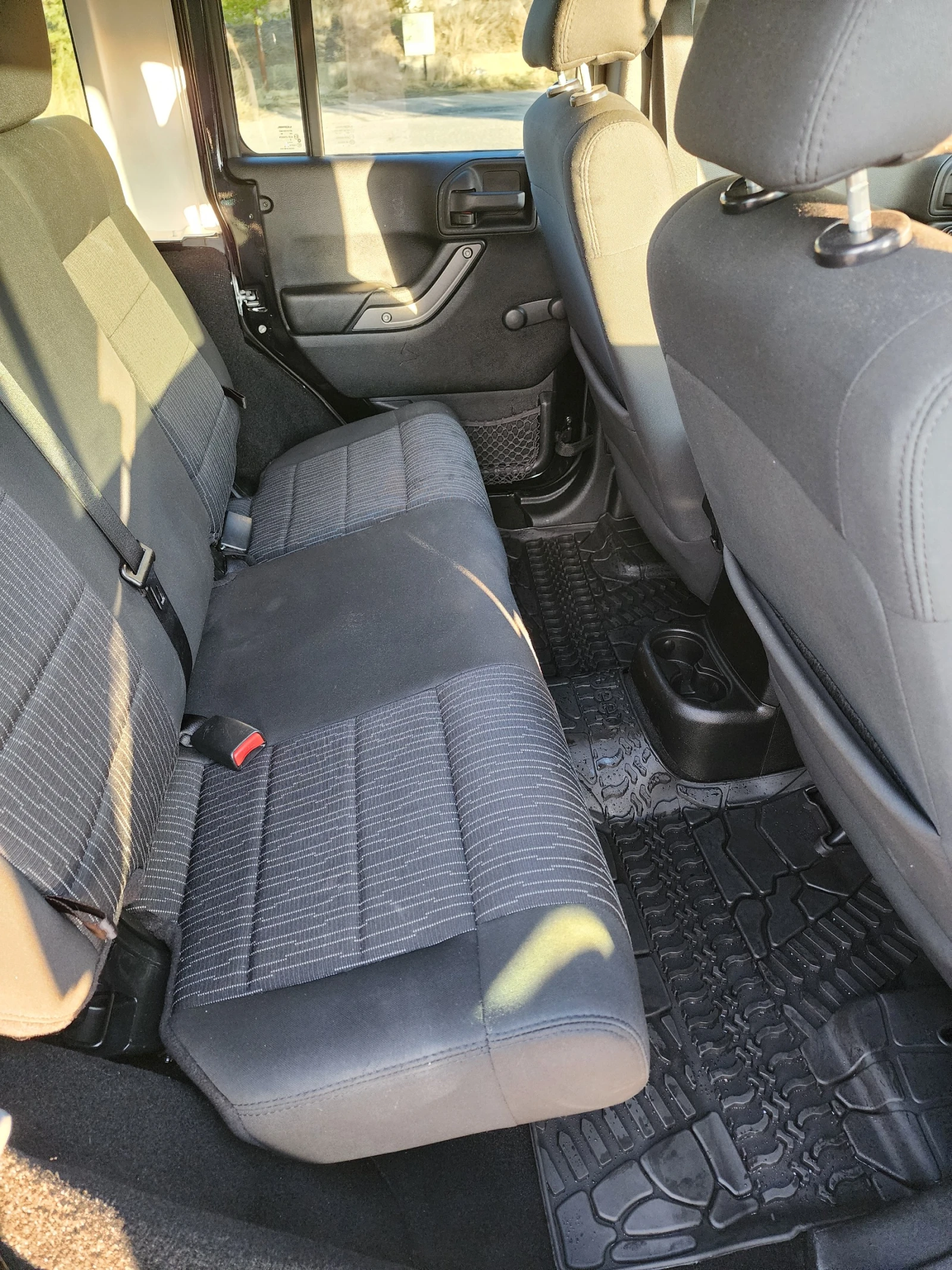 Jeep Wrangler 3.6 Pentastar  . | Mobile.bg   7