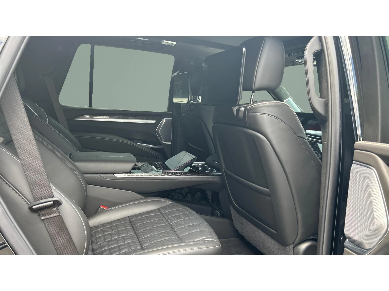 Cadillac Escalade V-series Supercharged, SWB, ABV, Месечна вноска от, снимка 7 - Автомобили и джипове - 53537407