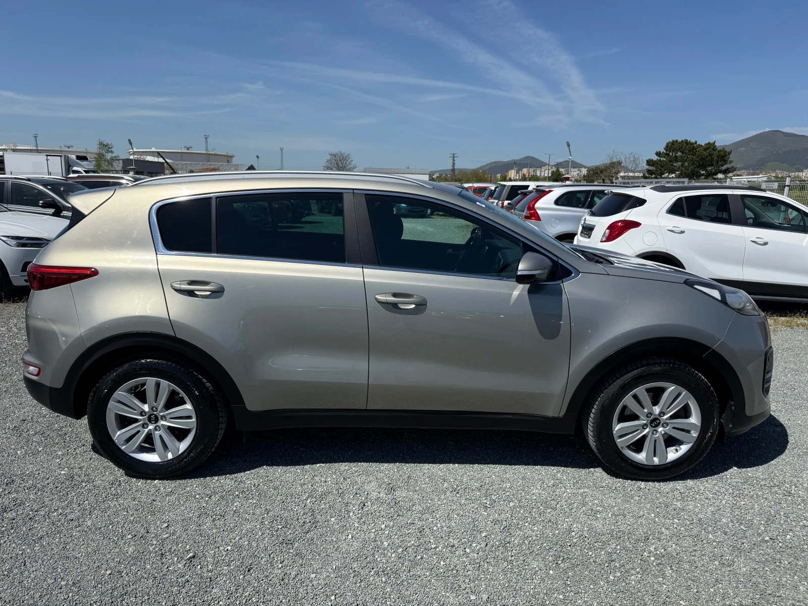 Kia Sportage (KATO НОВА), снимка 4 - Автомобили и джипове - 54340491