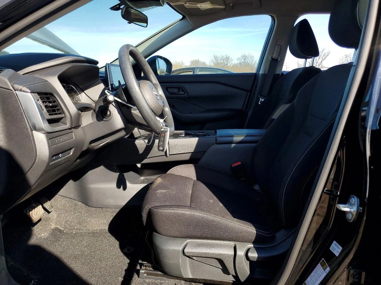 Nissan Rogue 1.5l S, снимка 7 - Автомобили и джипове - 54384804
