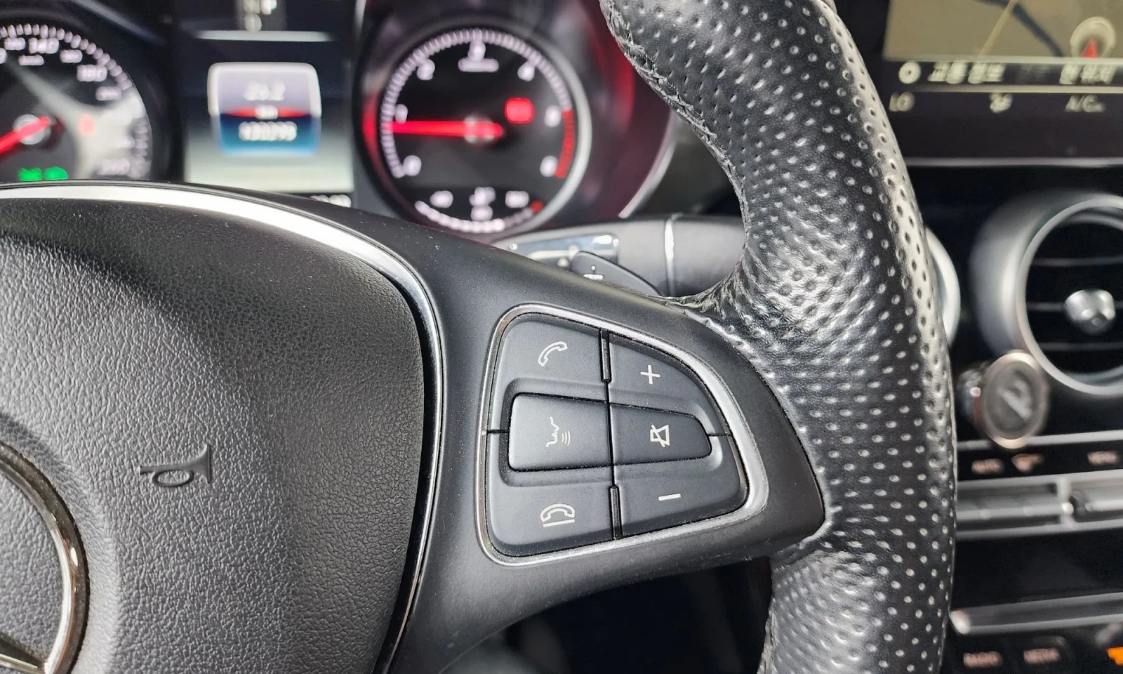 Mercedes-Benz GLC 220, снимка 16 - Автомобили и джипове - 55282555