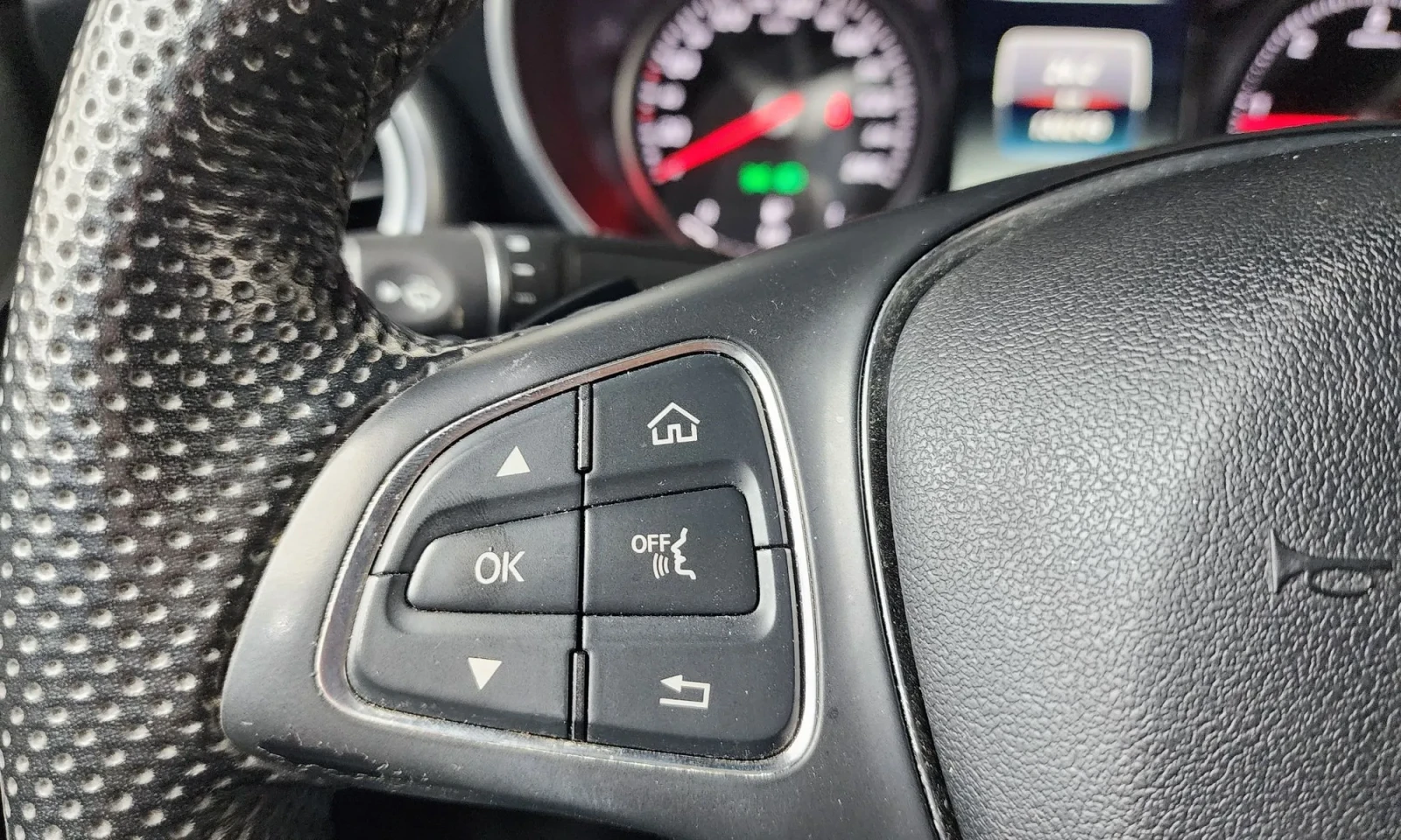 Mercedes-Benz GLC 220, снимка 17 - Автомобили и джипове - 55282555