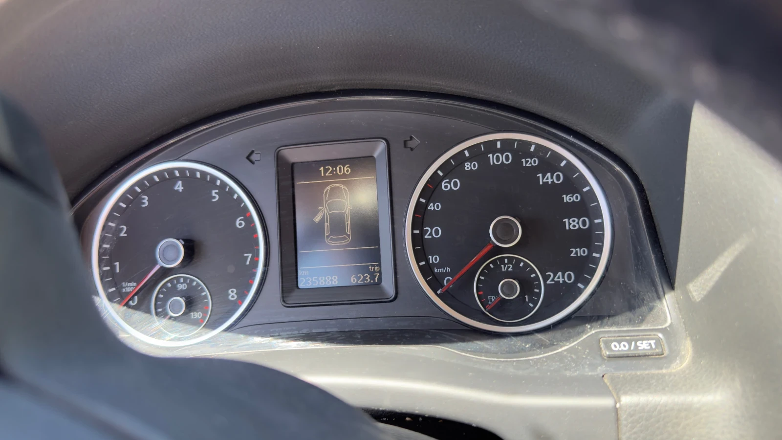 VW Tiguan, снимка 9 - Автомобили и джипове - 55347283