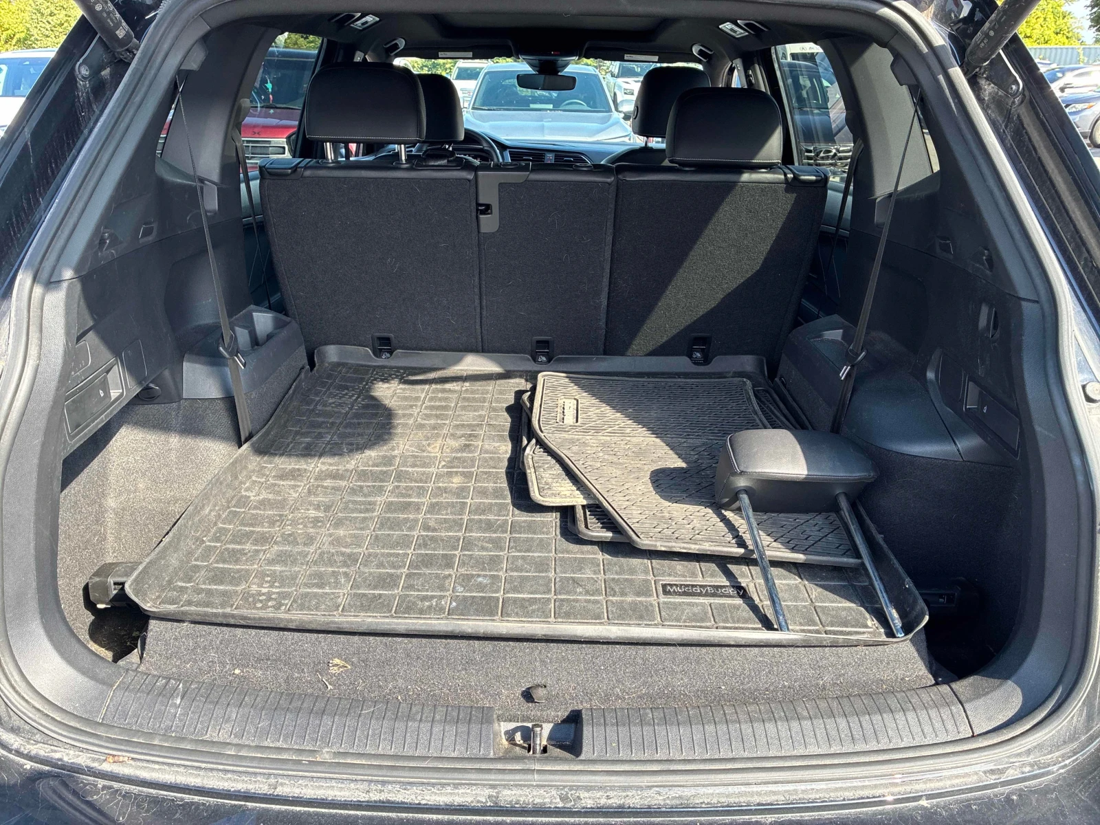 VW Tiguan * Highline R Line * CARFAX * ОПЦИЯ ЗА ФИНАНСИРАНЕ, снимка 12 - Автомобили и джипове - 55839145