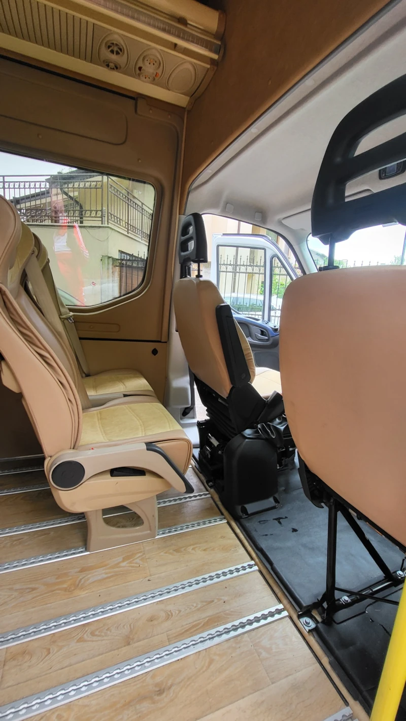 Iveco Daily Daily 35S18 BUS 8+ 1 HI-Matic, инвалидна платформ, снимка 11 - Бусове и автобуси - 53135085