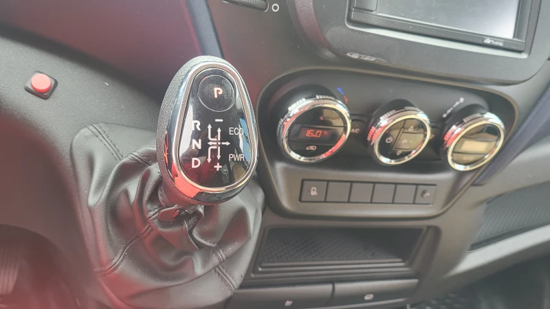 Iveco Daily Daily 35S18 BUS 8+ 1 HI-Matic, инвалидна платформ, снимка 17 - Бусове и автобуси - 53135085