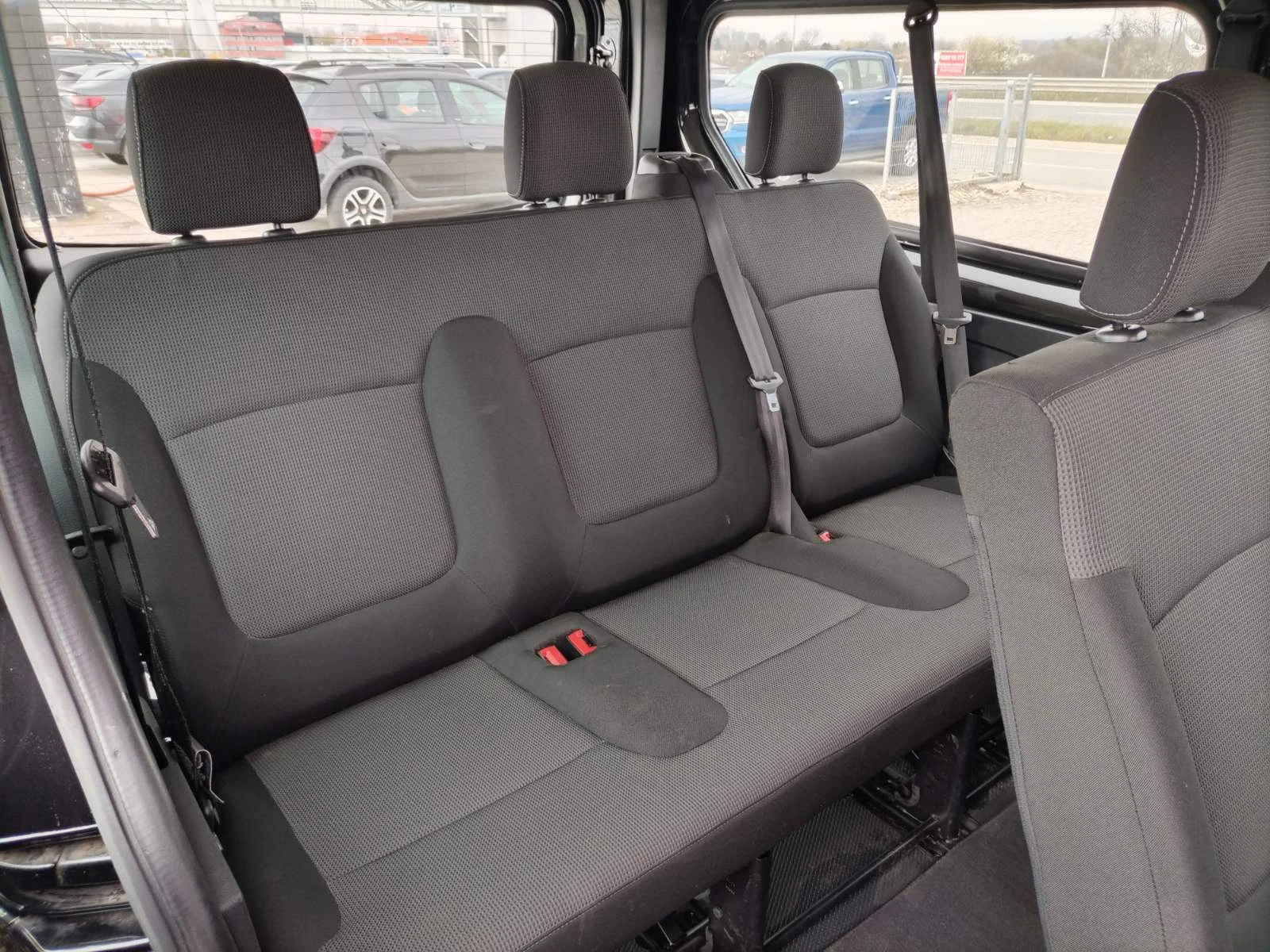 Renault Trafic КАПАРИРАН!!!  2.0dCi/145К.с. L2H1 АВТОМАТИК, снимка 15 - Бусове и автобуси - 54113829