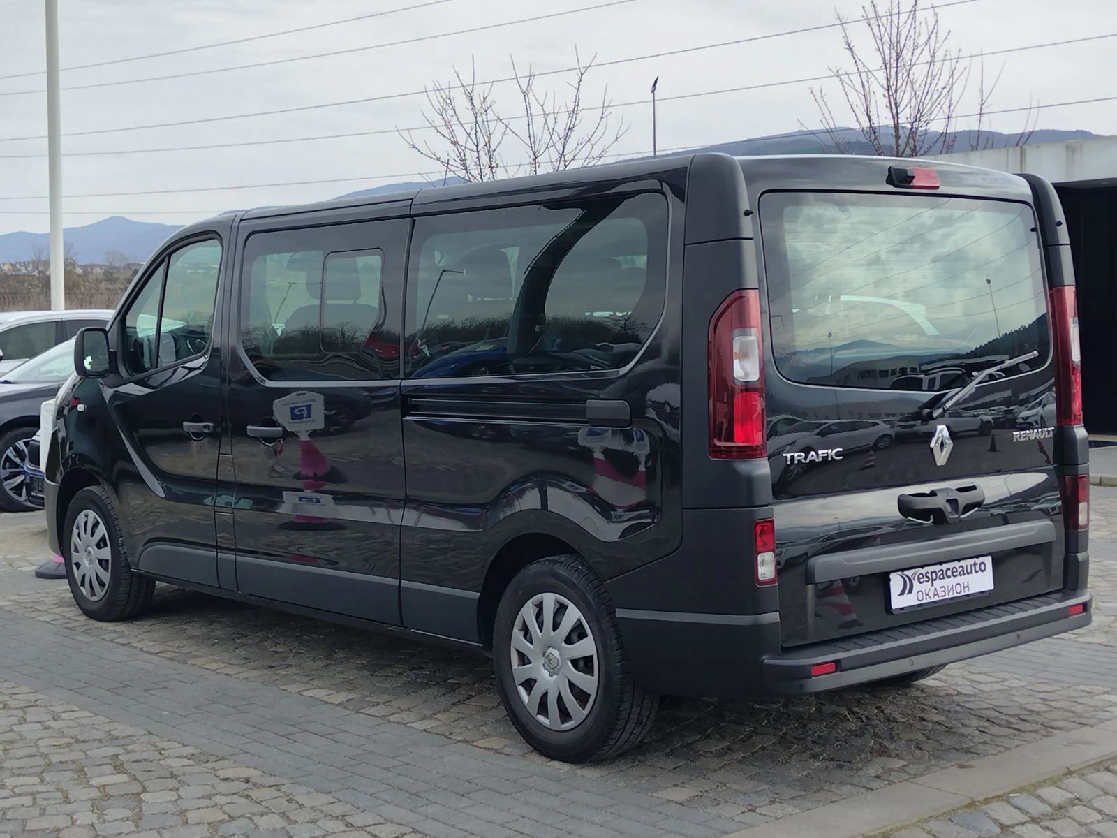 Renault Trafic КАПАРИРАН!!!  2.0dCi/145К.с. L2H1 АВТОМАТИК, снимка 6 - Бусове и автобуси - 54113829