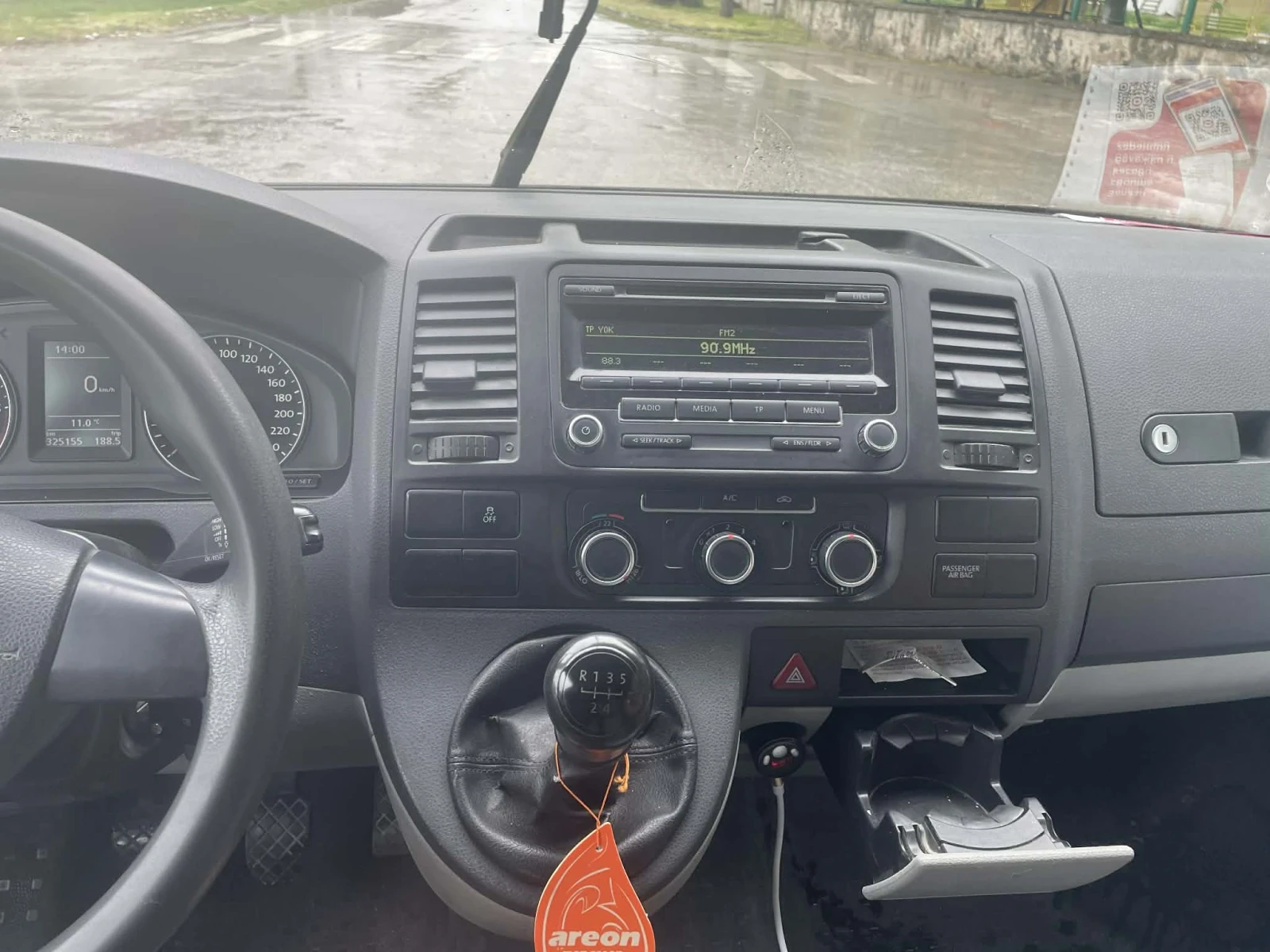 VW T5, снимка 2 - Бусове и автобуси - 54368762