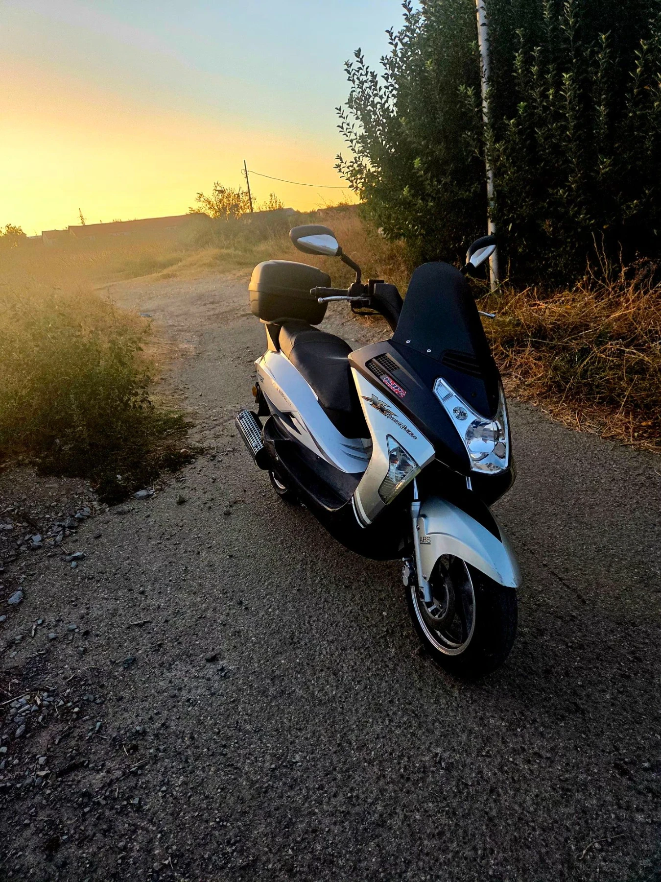 Znen Storm 125I