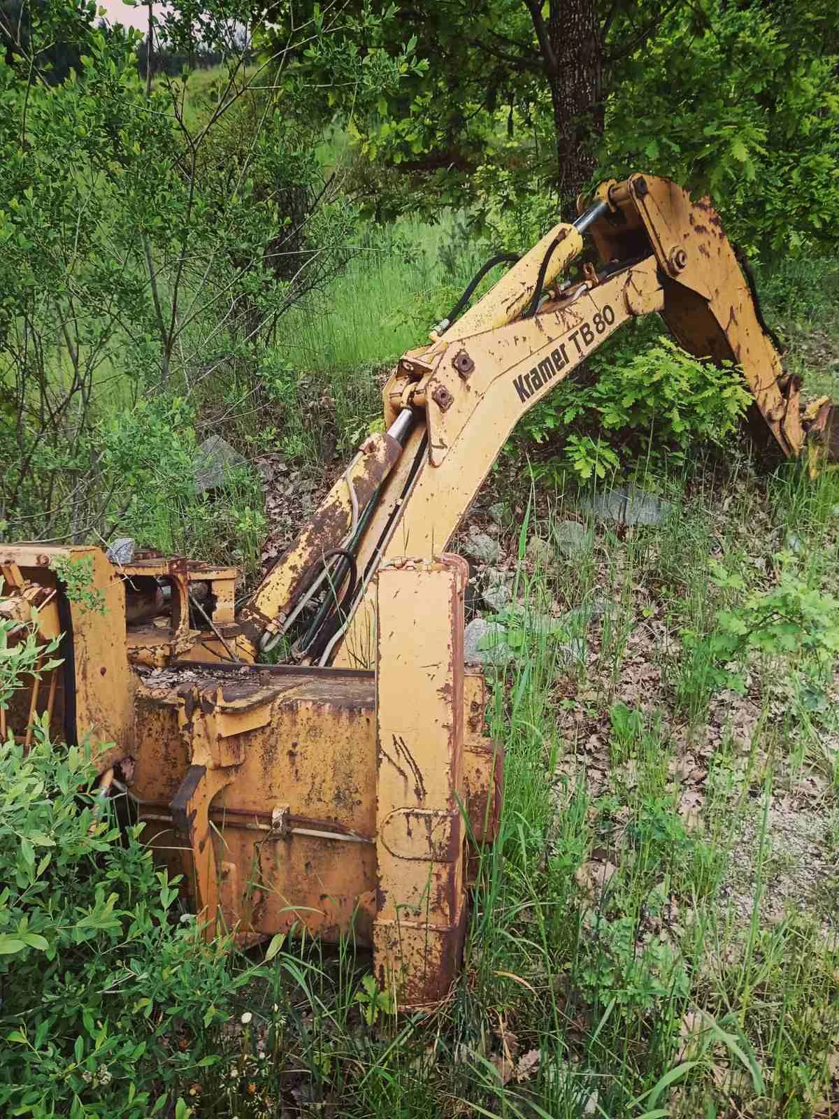 Багер Komatsu D31S18, снимка 3 - Индустриална техника - 54641732