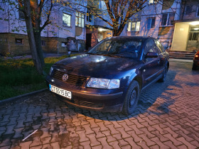 VW Passat, снимка 11 - Автомобили и джипове - 45011051