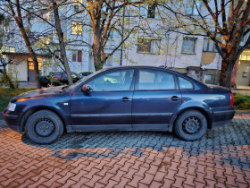 VW Passat, снимка 8 - Автомобили и джипове - 45011051