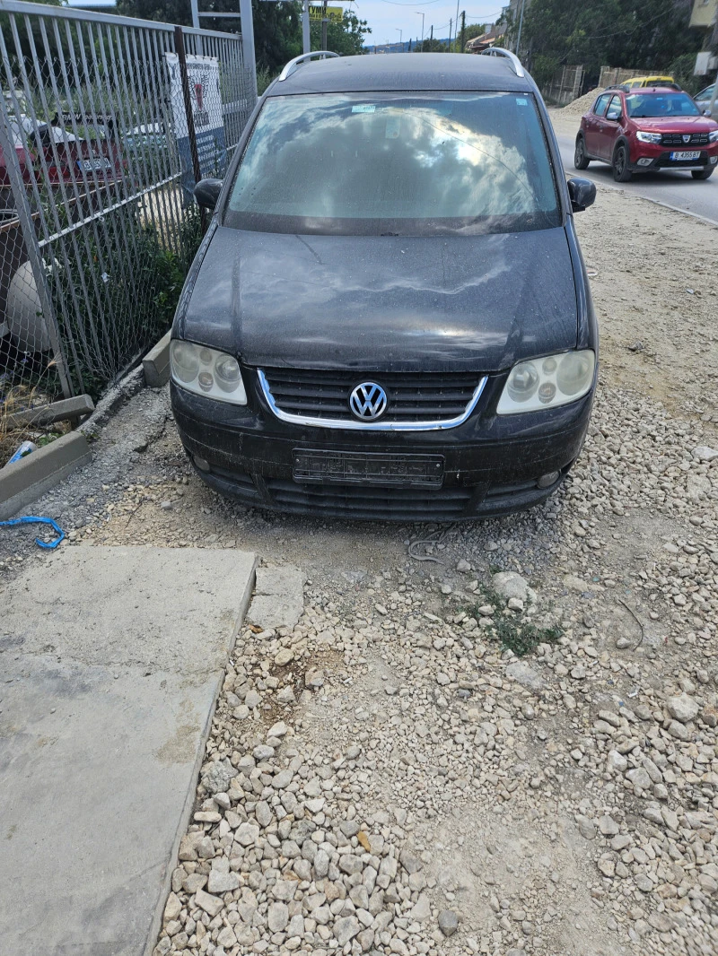 VW Touran 2.0TDI, снимка 8 - Автомобили и джипове - 46480842