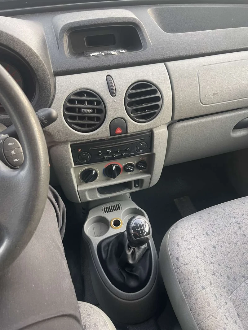 Renault Kangoo DCI, снимка 16 - Автомобили и джипове - 48817076