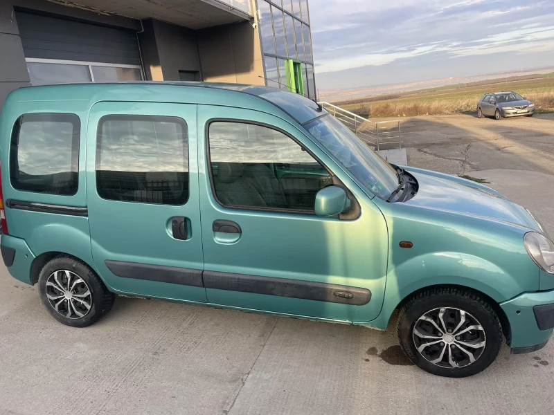 Renault Kangoo DCI, снимка 3 - Автомобили и джипове - 48817076