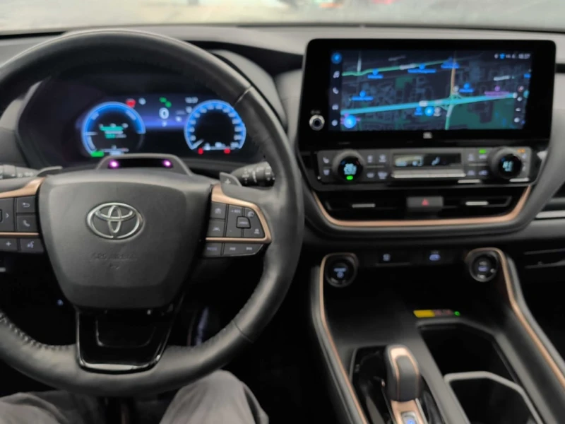 Toyota Grand Highlander * Hybrid Platinum * CARFAX * БЕЗ ПЪРВОНАЧАЛНА ВНОС, снимка 8 - Автомобили и джипове - 52852345