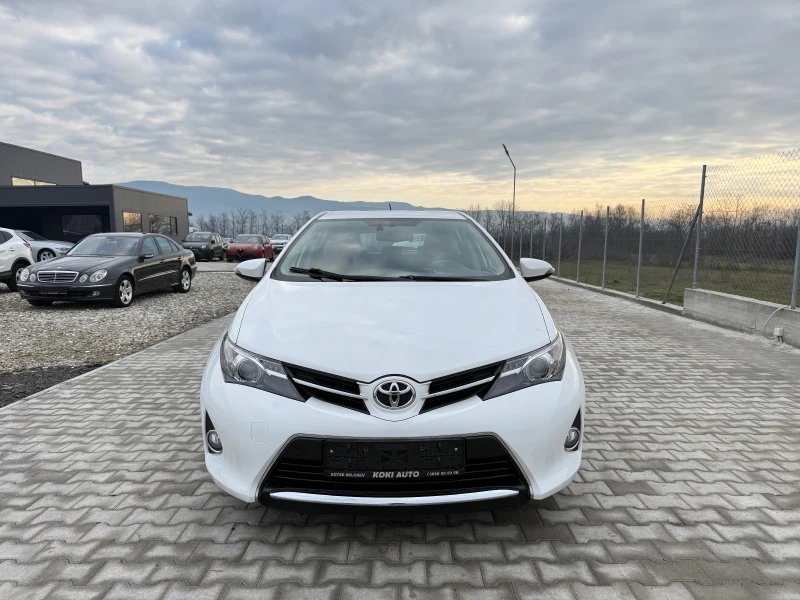 Toyota Auris 1.4D4D, снимка 2 - Автомобили и джипове - 52878907