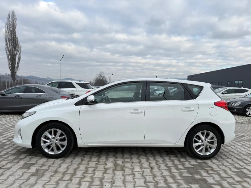 Toyota Auris 1.4D4D, снимка 3 - Автомобили и джипове - 52878907