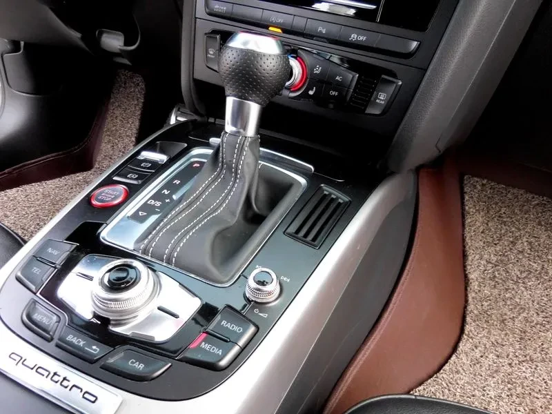 Audi A5 2.0 Tdi Quattro Sportback, снимка 9 - Автомобили и джипове - 55883364