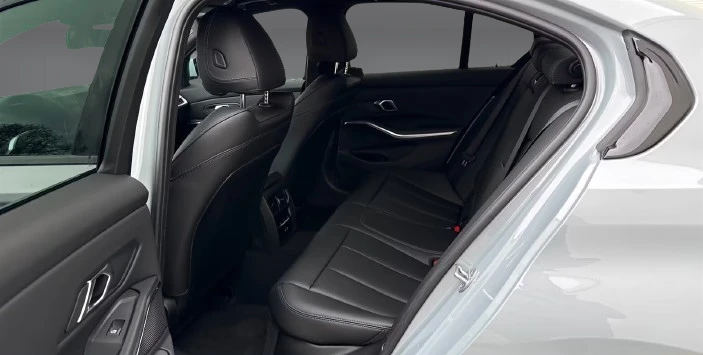 BMW 320 i xDrive = M-Sport = Гаранция, снимка 8 - Автомобили и джипове - 55889710