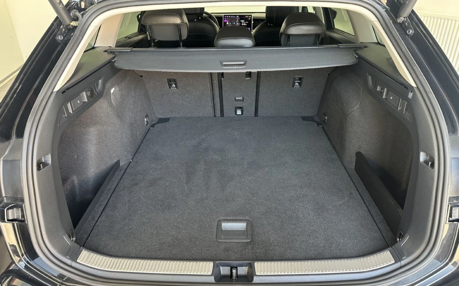 VW Passat Variant 2.0TDI ELEGANCE 110KW KAMERA.LED - изображение 8