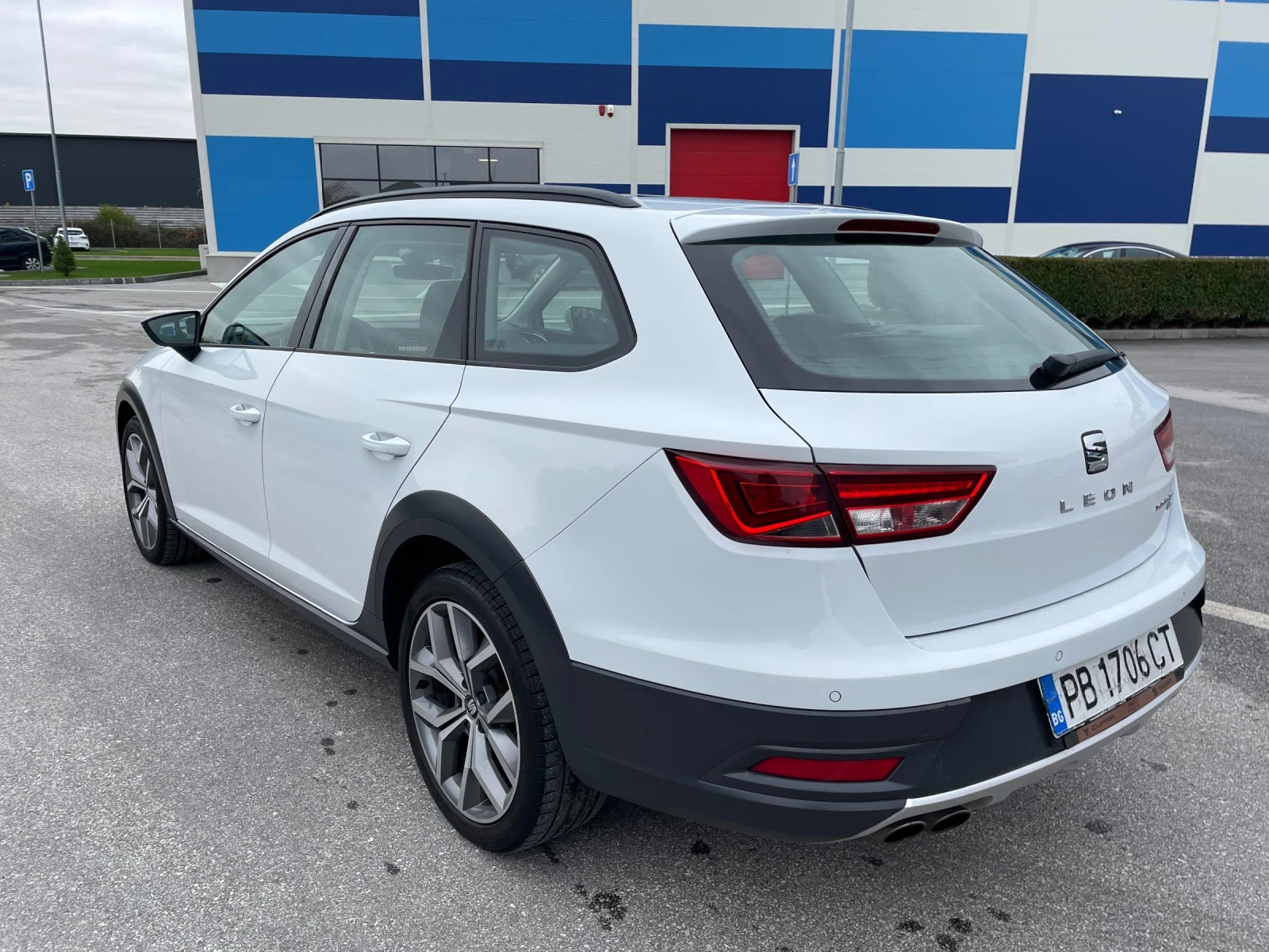 Seat Leon 2.0TDI X-PERIENCE* 4.4 - изображение 4