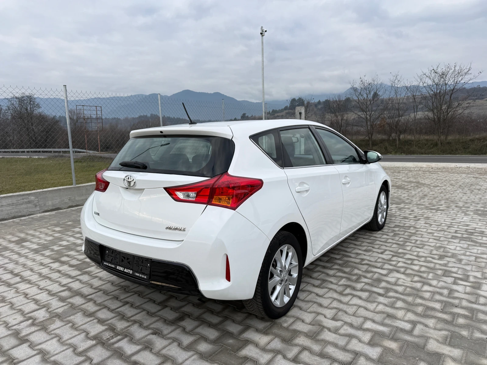 Toyota Auris 1.4D4D - изображение 6