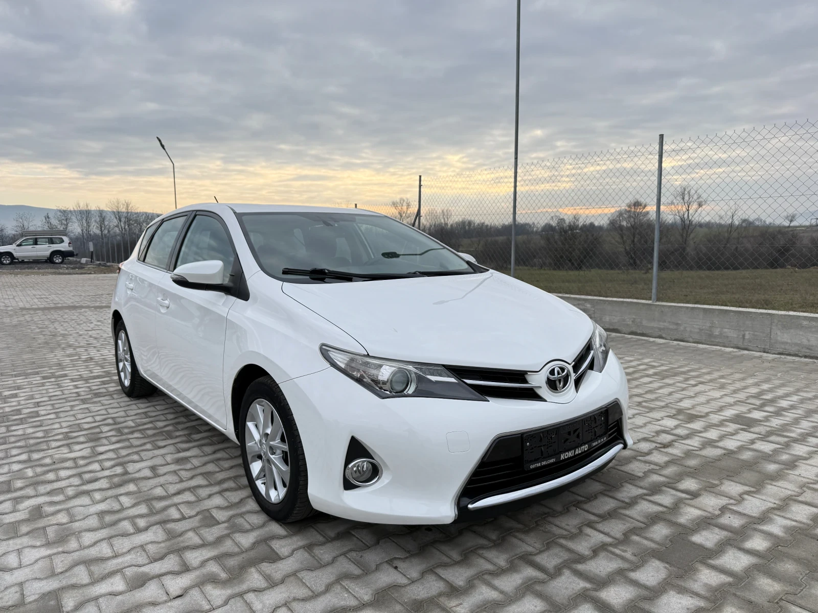 Toyota Auris 1.4D4D - изображение 8