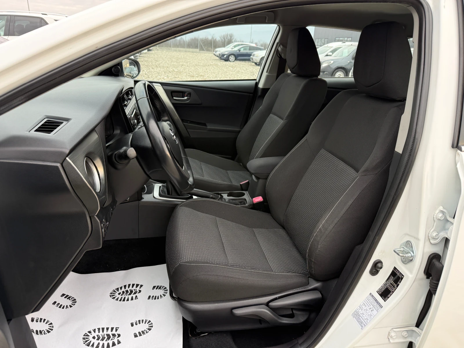 Toyota Auris 1.4D4D - изображение 10