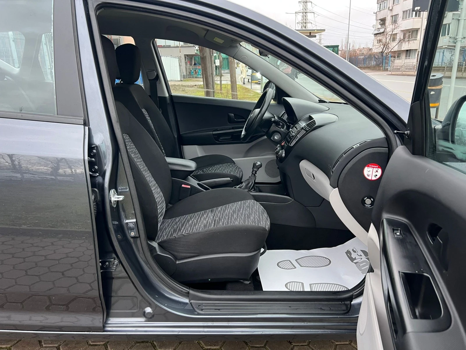 Kia Ceed 1.4i/���-BRC | Mobile.bg � ����������� 11