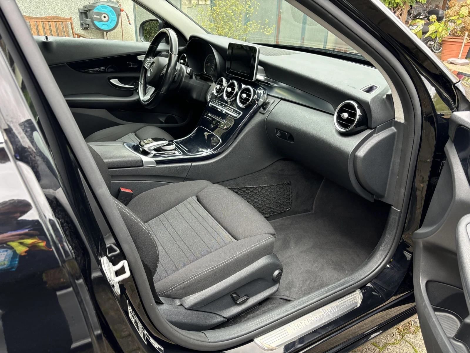 Mercedes-Benz C 220 W205, снимка 5 - Автомобили и джипове - 54022393